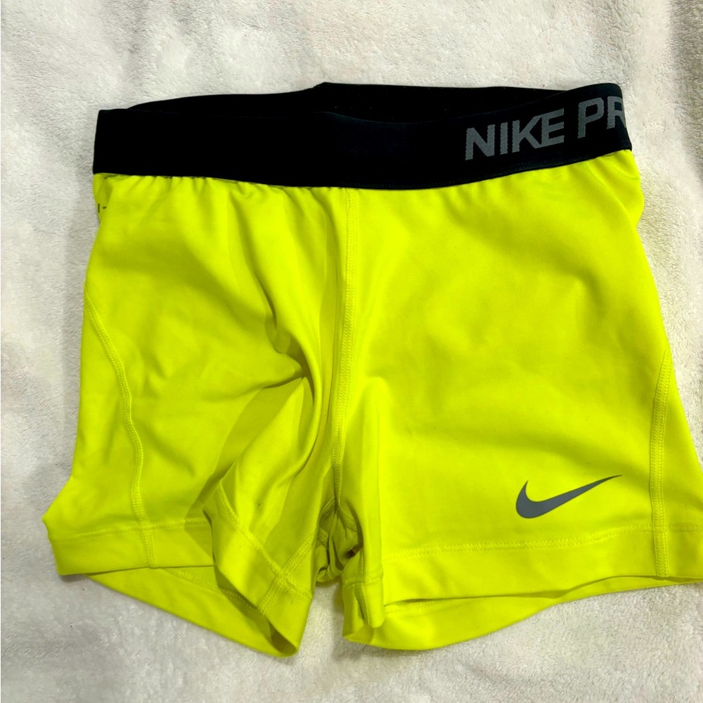 Nike pro shorts size:M